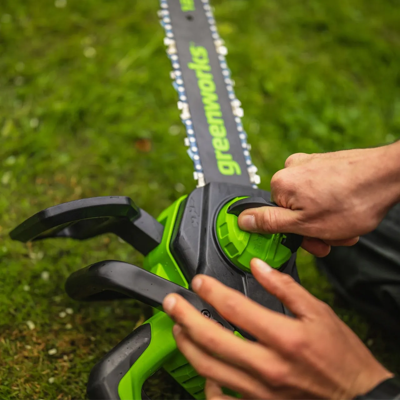 Greenworks Greenworks 24V 30cm Cordless Brushless Chainsaw Kit — view 2 of 3