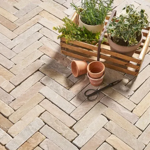 Tudor Sandstone Cobbles