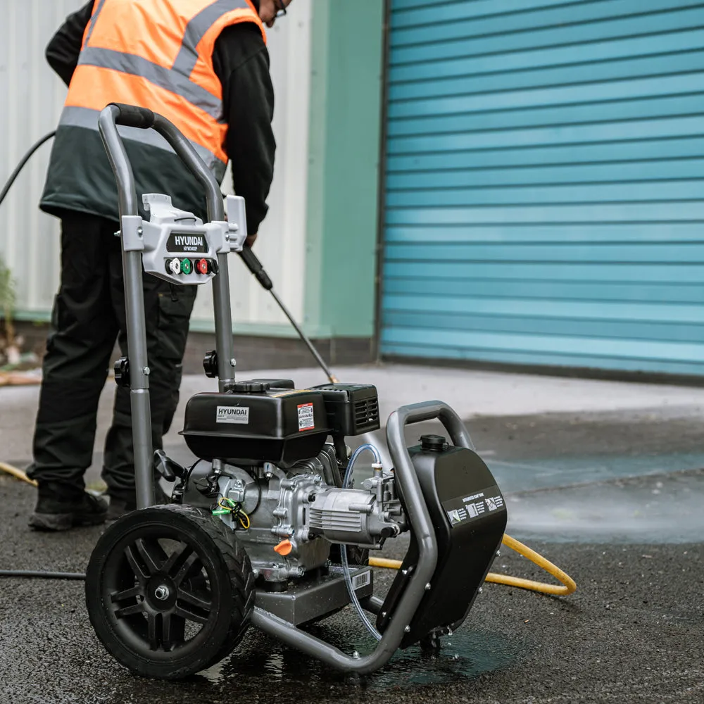 Hyundai Hyundai HYW3400P 3400psi 9L/min 209cc Petrol Pressure Washer — view 2 of 3