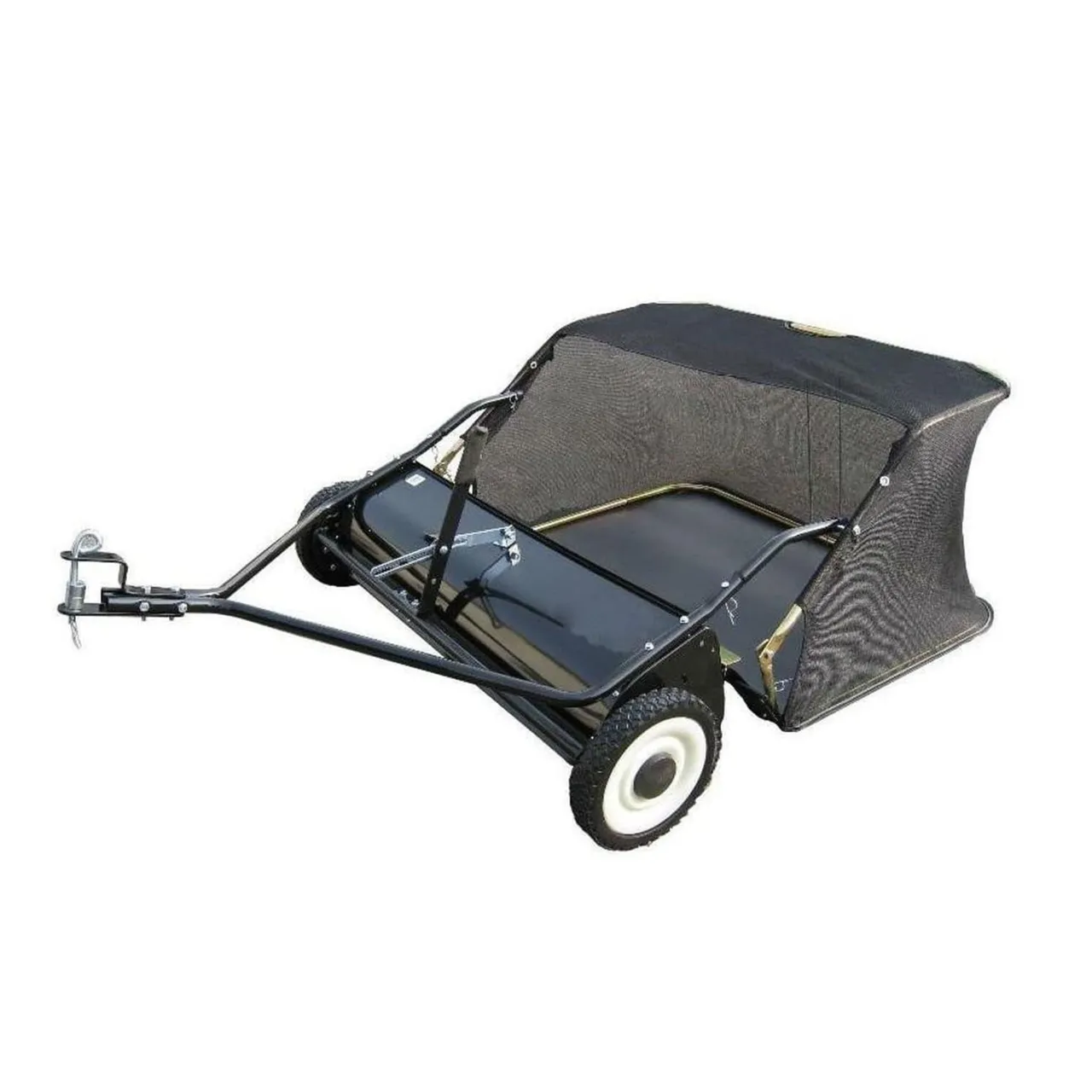 Handy Handy 42″ (106 cm) Towed Lawn & Leaf Sweeper (THTLS42)