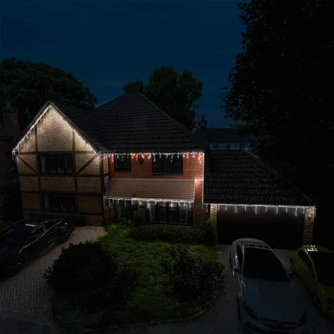 The Christmas Centre White/Warm White Twinkling Christmas Icicle Lights with White Cable 126,210,420,700,924 LEDs