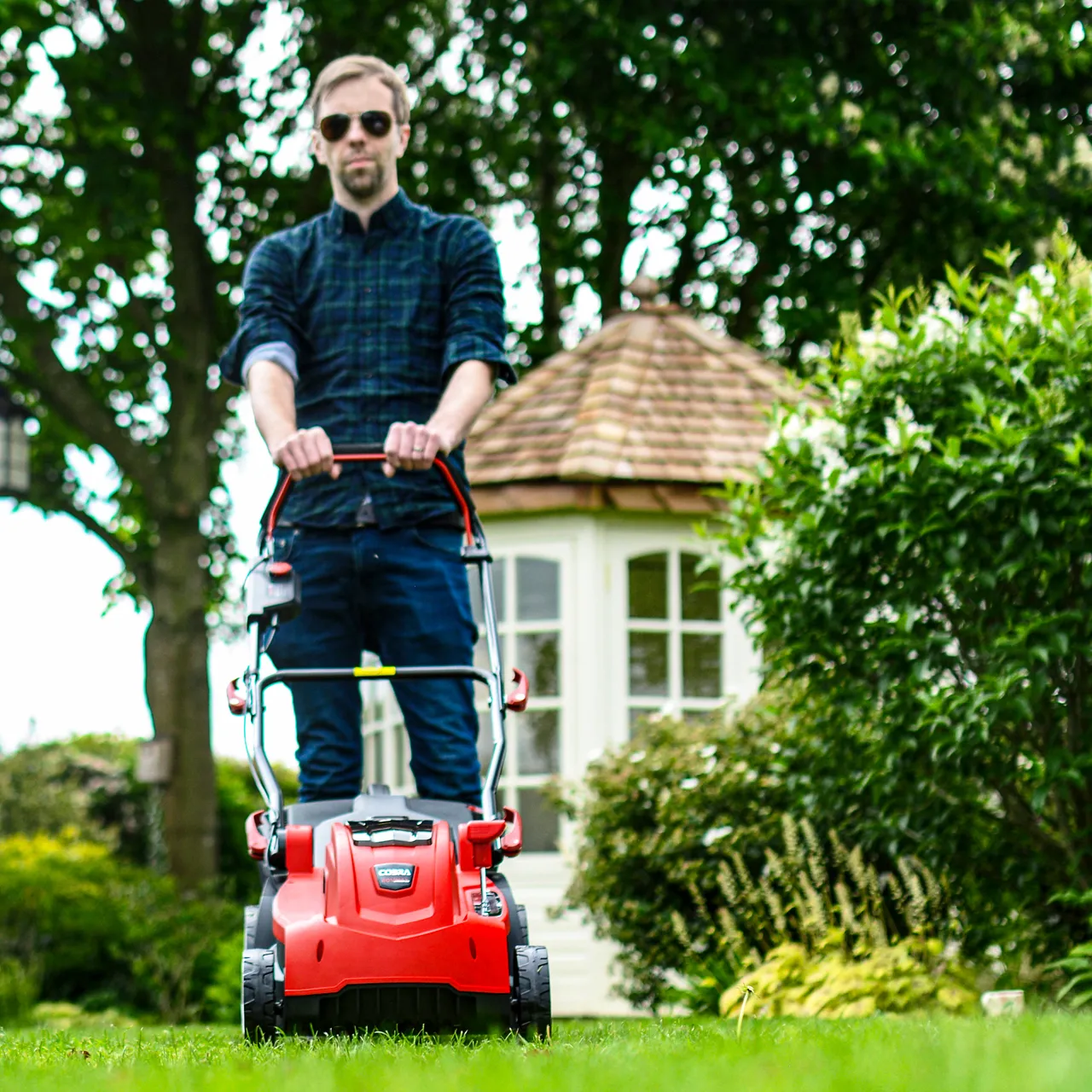 Cobra Cobra MX3440V 34cm Push Cordless Lawn mower — view 2 of 3