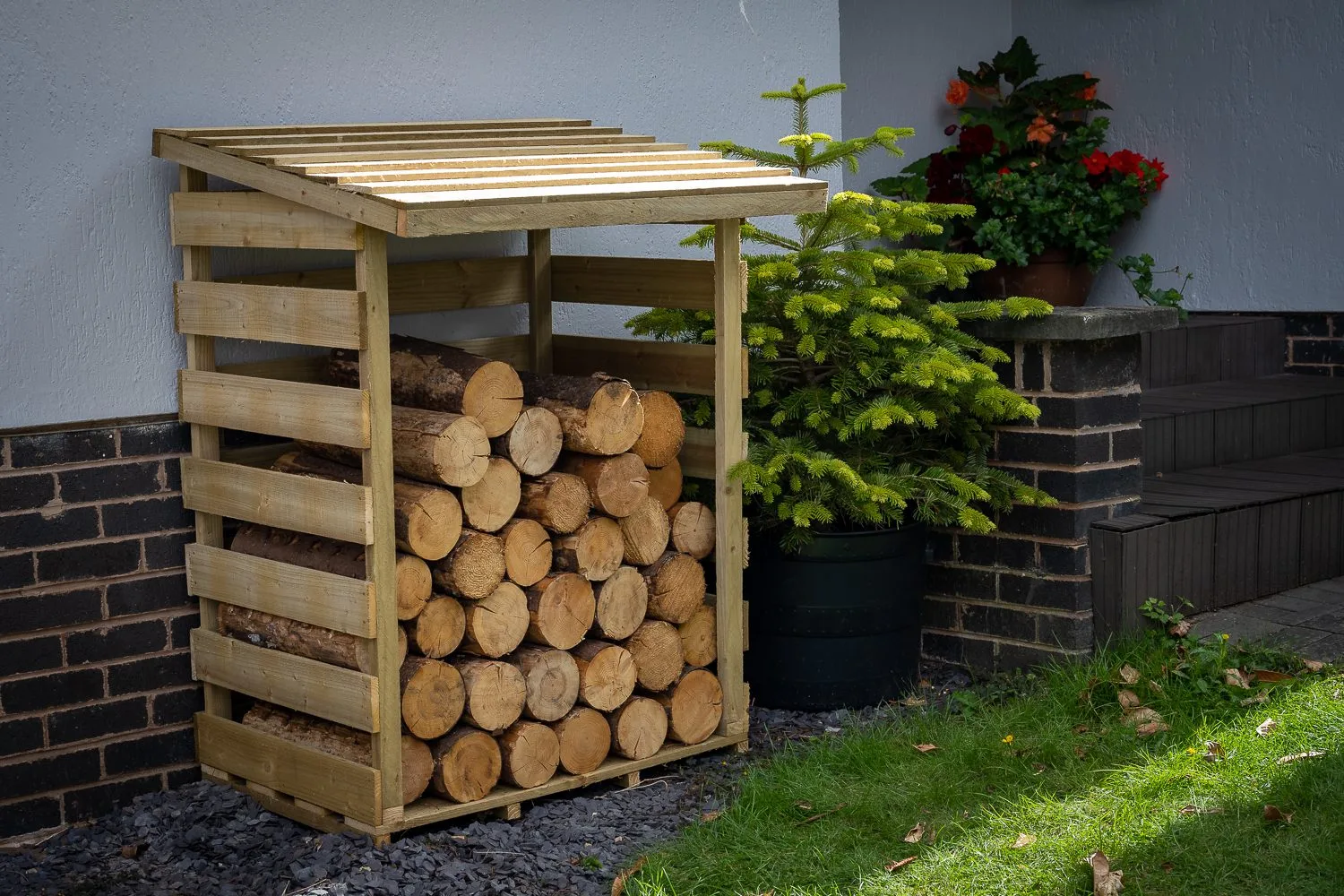 Compact Pent Log Store — view 2 of 7