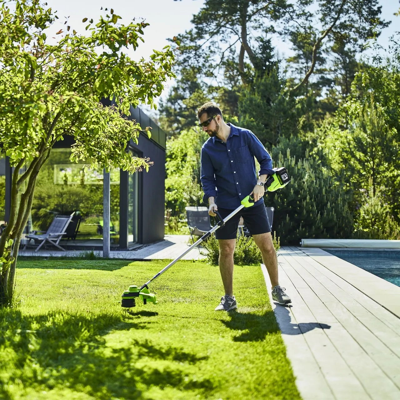 Greenworks Greenworks 48V 33cm Cordless Brushless Line Trimmer (Tool Only) — view 3 of 3